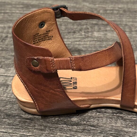 Miz Mooz Aster Sandal in Brandy, Size 7 - Picture 6 of 8